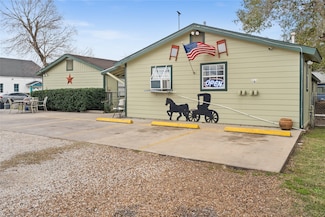 2200 Peach Ave Unit 3, Bay City, TX 77414