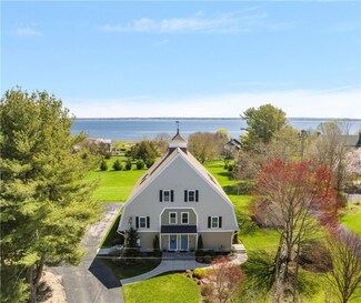 34 Lighthouse Ln, Warwick, RI 02889