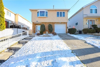 12 Daleham St, Staten Island, NY 10308