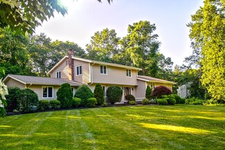 31 Pammys Path, North Easton, MA 02356