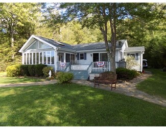 4 Collette Dr, Holland, MA 01521