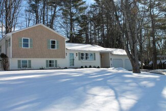 13 Sunset Ave, Lisbon Falls, ME 04252