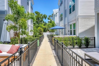 2513 Boone Ct, Sarasota, FL 34237
