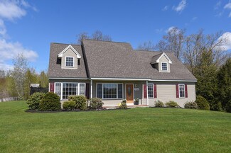 2 Jana Cir, Sandown, NH 03873