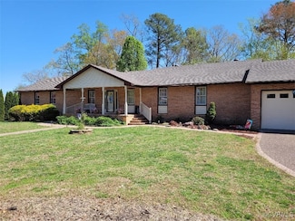 107 Oxford Rd, Hopewell, VA 23860