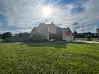 8574 E Meadow Ln, New Carlisle, IN 46552