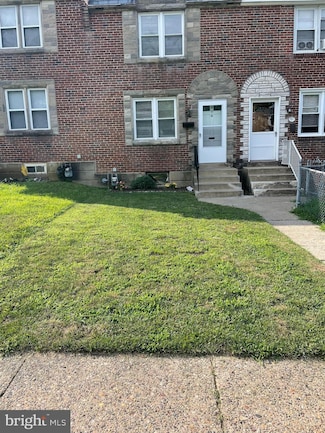 494 Westmont Dr, Darby, PA 19023