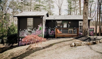 587 Lakes Rd, Tracy City, TN 37387