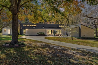 3092 Woodglen Dr, Commerce, TX 75428