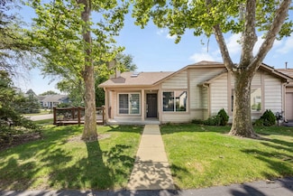 1817 Appaloosa Dr, Naperville, IL 60565