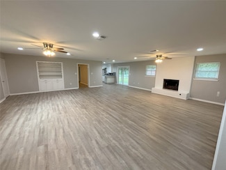 604 Cedar St, Mineral Wells, TX 76067