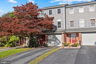 425 Harvest Dr, York, PA 17404