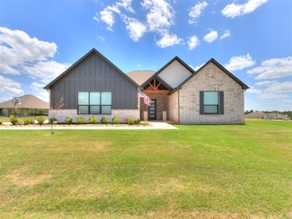2255 Jackson Ln, Blanchard, OK 73010