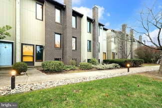 870 W Aaron Dr, State College, PA 16803