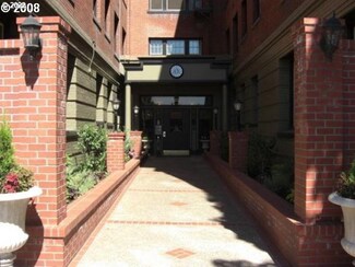 2109 NW Irving St Unit 210, Portland, OR 97210