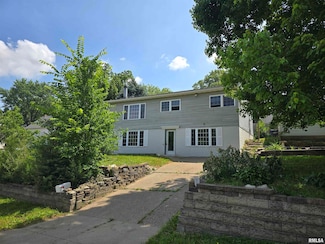 2505 Cody St, Bettendorf, IA 52722