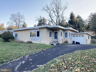 8204 Hull Dr, Glenside, PA 19038