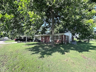 604 S Ballard St, Rector, AR 72461