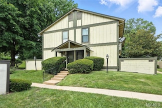 11177 Whispering Oaks Dr, Saint Louis, MO 63136