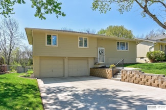 15705 Valley St, Omaha, NE 68130