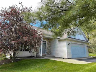 6680 Hillside Dr, Harbor Springs, MI 49740