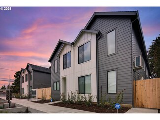 4707 NE 107th Ave Unit 16, Portland, OR 97220