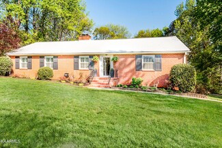 6909 Deane Hill Dr, Knoxville, TN 37919