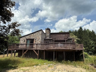 63 Plum Orchard Lake Rd, Scarbro, WV 25917