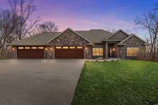 5220 Burr Oak Dr SW, Ely, IA 52227