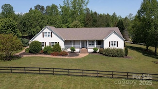2409 Golf Course Rd, Columbus, NC 28722