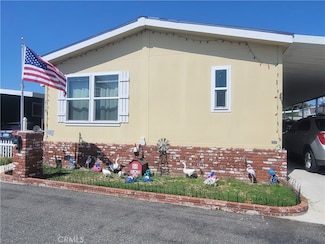 214 Sequoia Way, Santa Ana, CA 92703