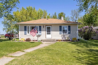 402 Hill St, Mount Morris, IL 61054