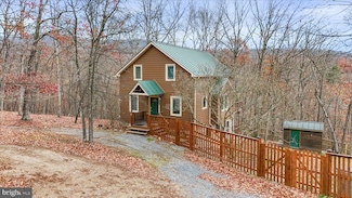 1944 Crossings View Rd, Paw Paw, WV 25434