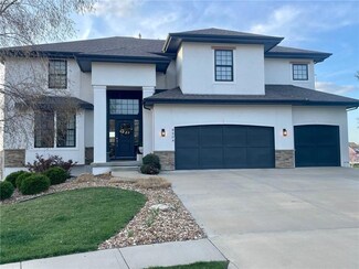 9504 W 164th Place, Overland Park, KS 66085