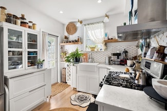 1000 Winthrop Ave Unit 2, Revere, MA 02151