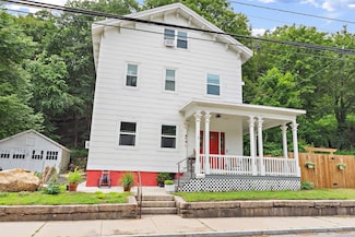 85 W Thames St, Norwich, CT 06360