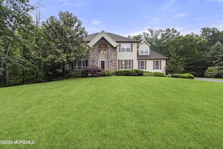 3 Canterbury Ct, Jackson, NJ 08527