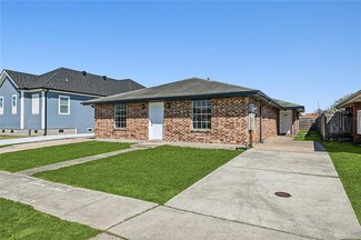 8513 Regiment Dr, Chalmette, LA 70043