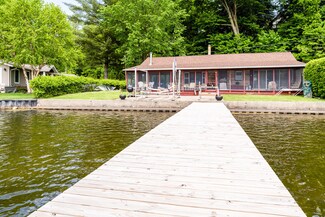 8556 Lake Ave, Watervliet, MI 49098