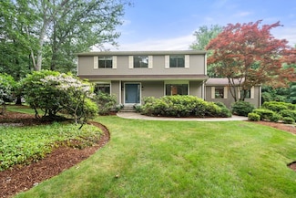 18 Juniper Ln, Framingham, MA 01701