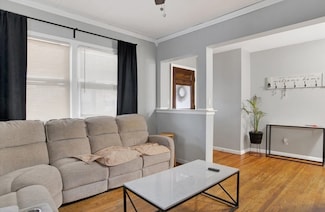 33-35 Hitchcock St Unit 1, Holyoke, MA 01040