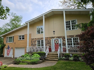 10015 W York House Rd, Beach Park, IL 60087