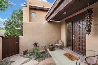 682 La Viveza Ct, Santa Fe, NM 87501