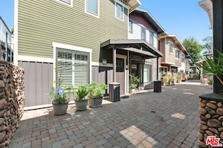 2020 Holly Dr Unit 9, Los Angeles, CA 90068
