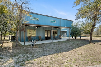 144 County Road 7725, Natalia, TX 78059