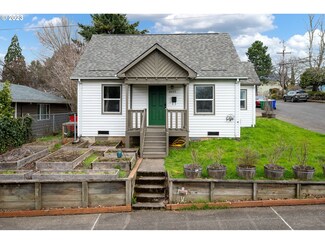 8433 SE Schiller St, Portland, OR 97266