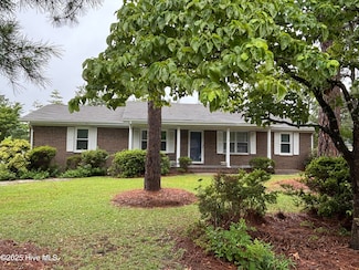 118 Forest Dr, Aberdeen, NC 28315