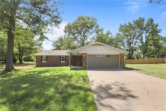 1256 Leelynjean Ln, Springdale, AR 72762
