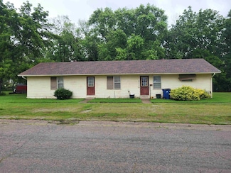 112 N Elm St, Eureka, KS 67045