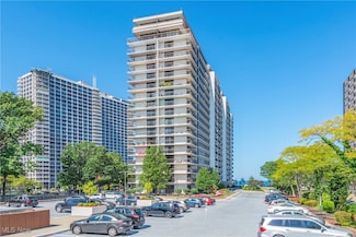 12550 Lake Ave Unit 1512, Lakewood, OH 44107